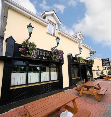 Dalys Inn Donore  Buitenkant foto