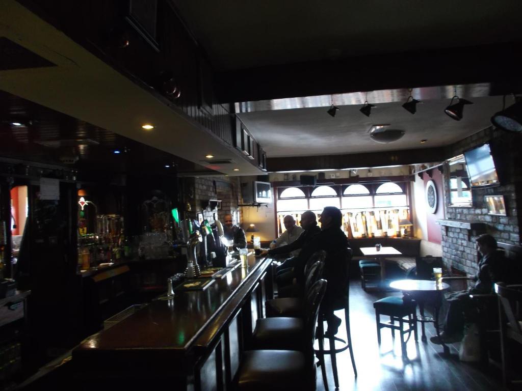 Dalys Inn Donore  Buitenkant foto