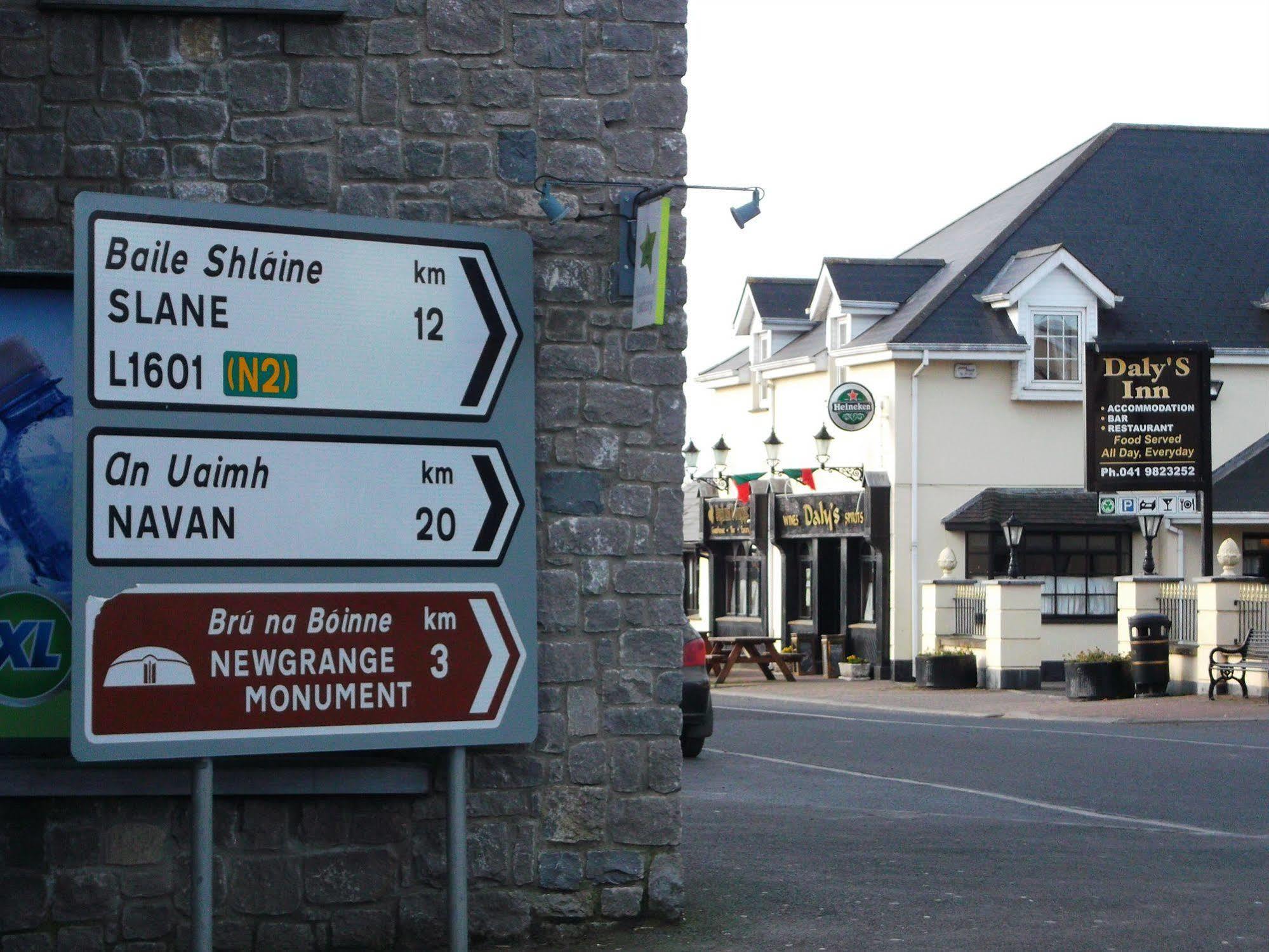 Dalys Inn Donore  Buitenkant foto