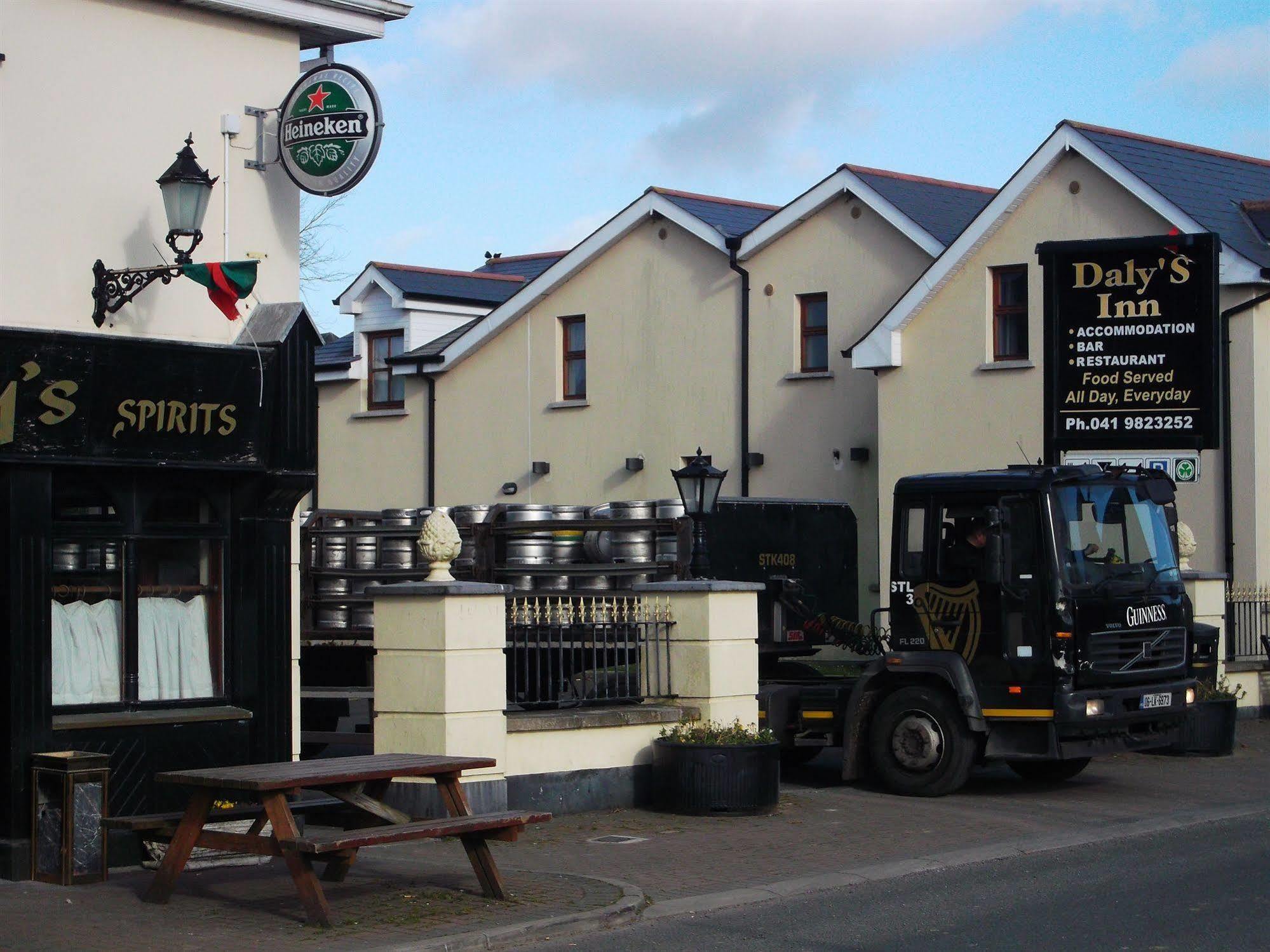 Dalys Inn Donore  Buitenkant foto