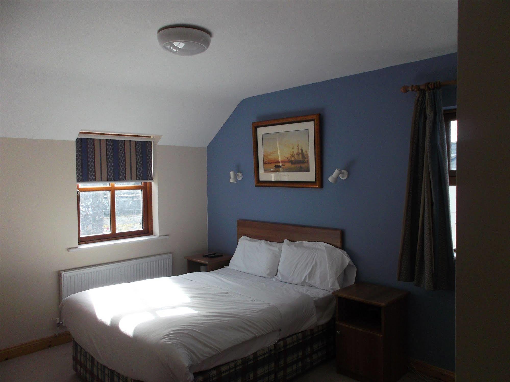 Dalys Inn Donore  Buitenkant foto