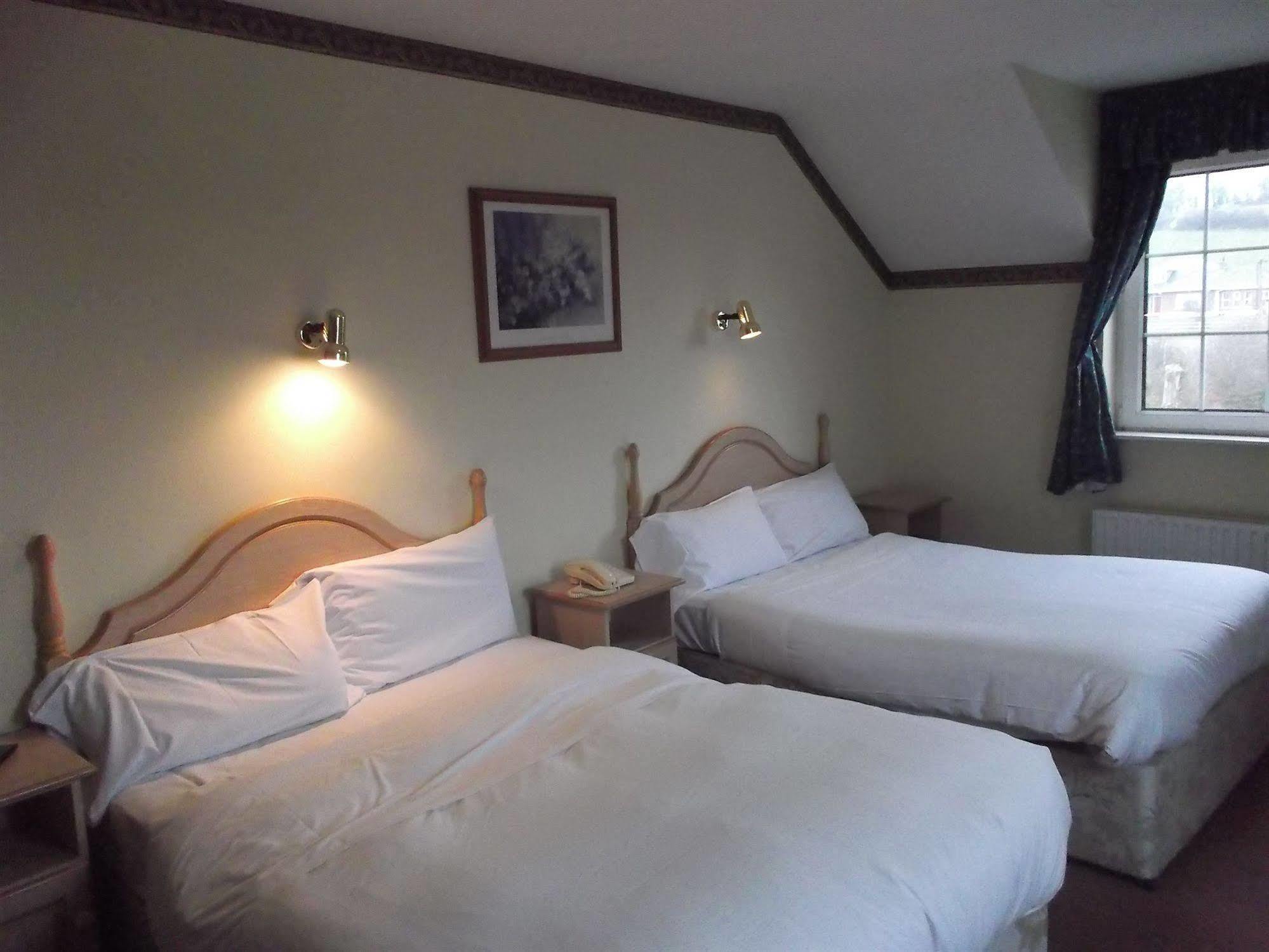 Dalys Inn Donore  Buitenkant foto