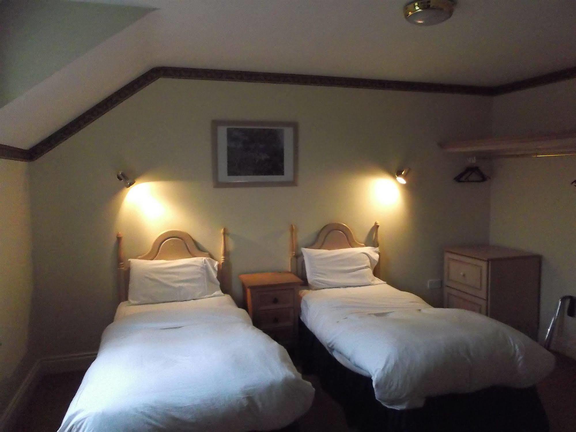 Dalys Inn Donore  Buitenkant foto
