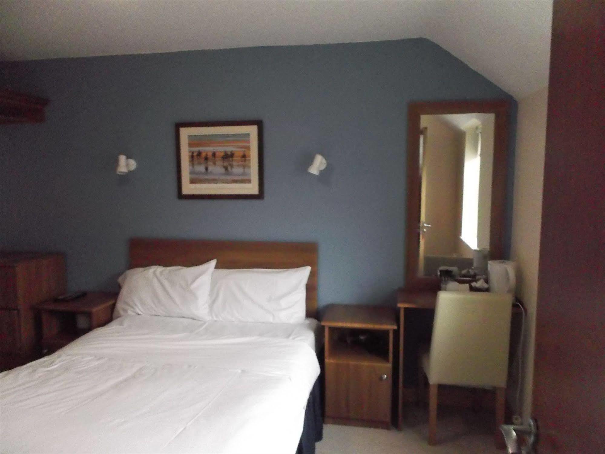 Dalys Inn Donore  Buitenkant foto
