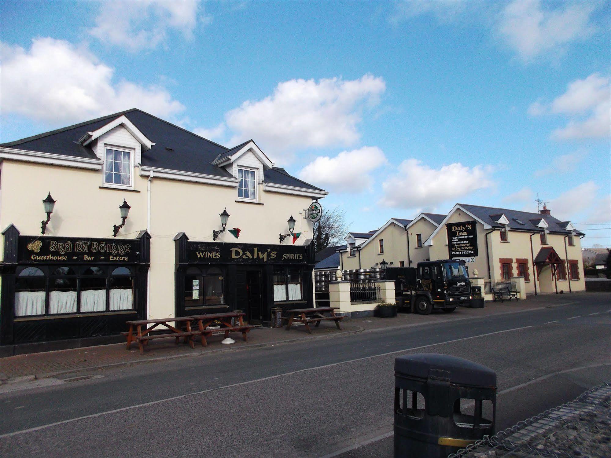 Dalys Inn Donore  Buitenkant foto